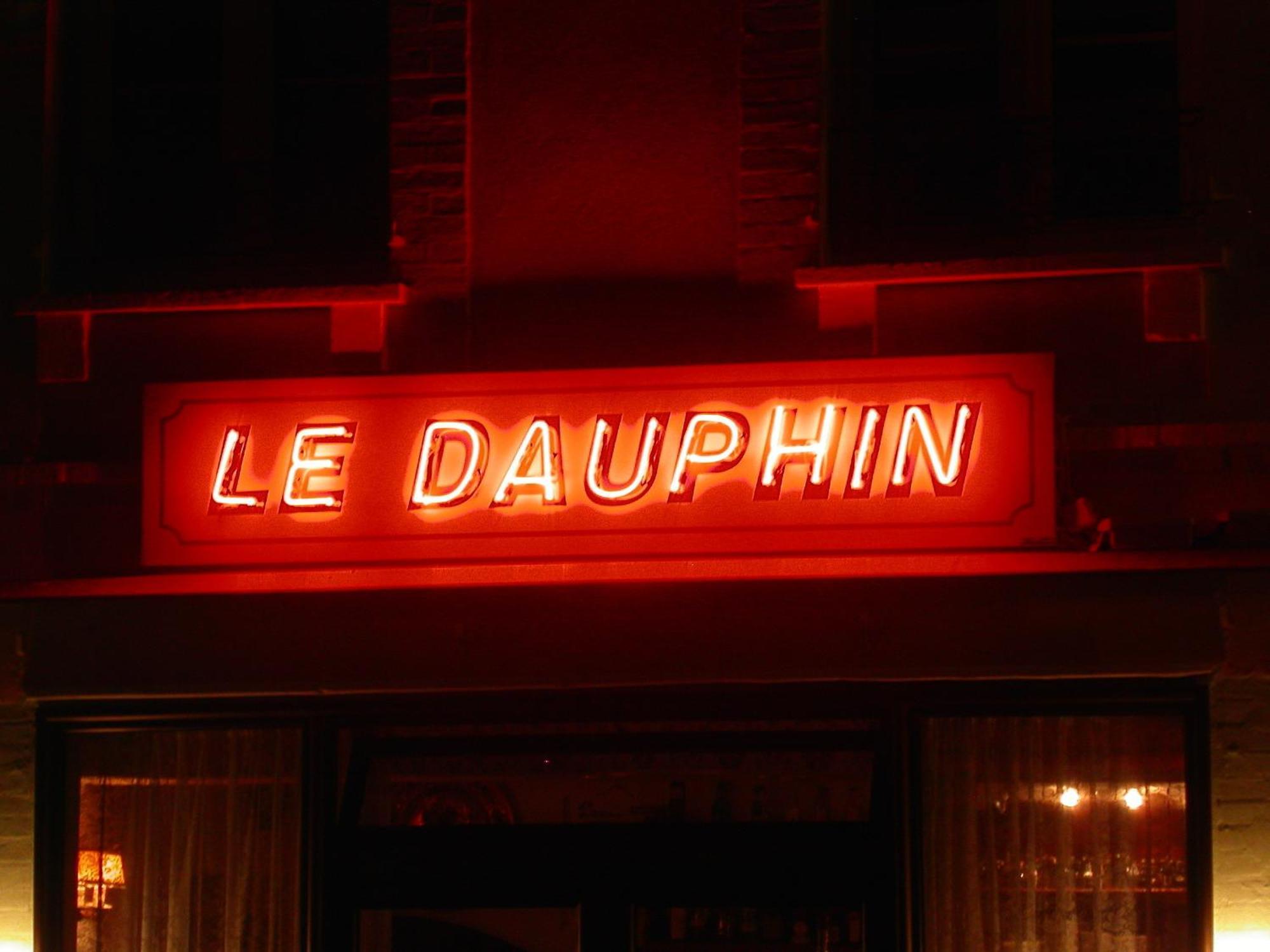 Hôtel le Dauphin Moulins-la-Marche Exterior foto